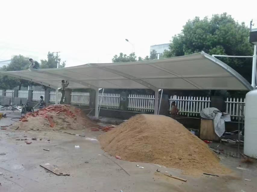 停車棚施工過程